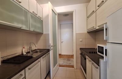 Alquiler de un luminoso apartamento de 2 habitaciones en el prestigioso complejo Belville, 62 m², Nuevo Belgrado, Serbia